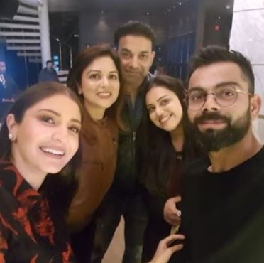 anushka sharma with family